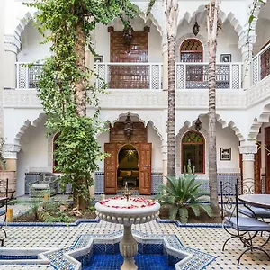 Tahyra Guest house